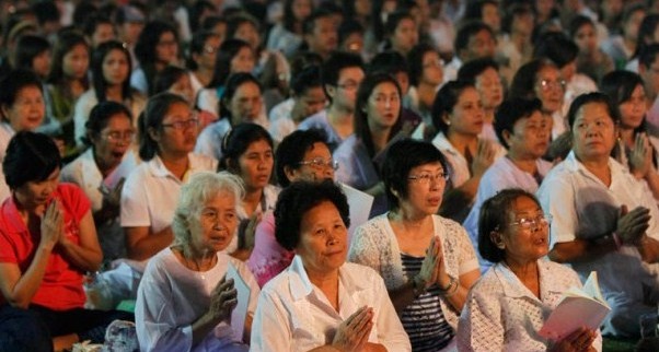 คำว่าบุญ แปลแบบไทยๆ ว่าความดี ความสะอาดแห่งจิต เวลาให้ของแก่พระสงฆ์เรียกว่าทำบุญ ส่วนการทำบุญในพุทธศาสนาเรียกว่าทำบุญ ส่วนการทำบุญในพุทธศาสนามีอยู่ด้วยกันมากมายหลายวิธี แต่ที่มีความสำคัญอย่างยิ่งในธรรมะเรียกว่า บุญกริยาวัตถุ 3 ซึ่งประกอบด้วย ทาน ศีล ภาวนา เคยมีคนถามอาตมาว่าเกิดมาเป็นคนยากจนไร้ทรัพย์จะทำบุญอย่างไร